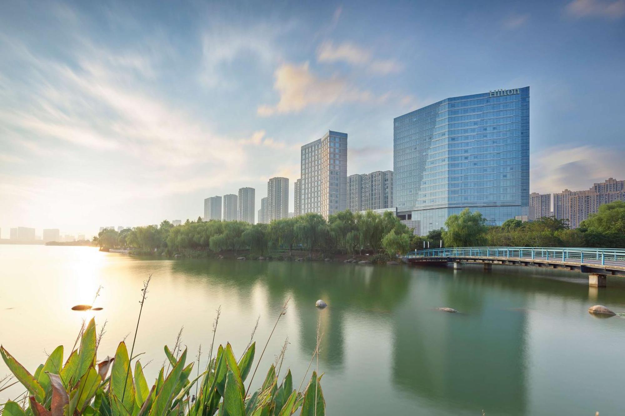 Hilton Suzhou Yinshan Lake Hotell Exteriör bild