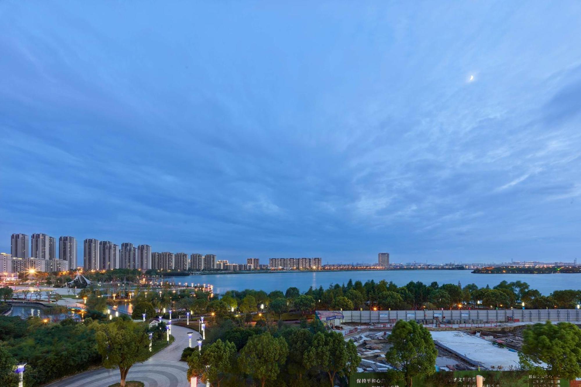 Hilton Suzhou Yinshan Lake Hotell Exteriör bild